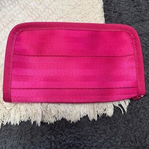 Harvey’s seatbelt razzleberry classic wallet